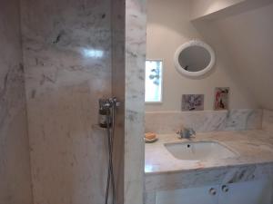 Koupelna v ubytování Maison d'hôtes La Danasha + 21 fotografií