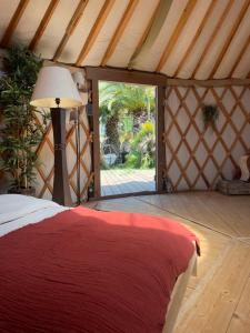 Gallery image of Yourte jardin tropicale piscine - Quatre Murs Et Un Toit in Hyères +13 photos