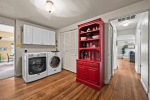 Gallery image of 180 S Hoyt in Lakewood