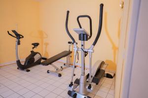 Fitness centrum a/nebo fitness zařízení v ubytování Trip Inn Hotel Dasing-Augsburg