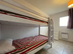 Fotografie z fotogalerie ubytování Maison Duplex avec Piscines à Salavas - 6 Personnes, Animaux Admis, Parking, Terrasse et WiFi - FR-1-382-136 v destinaci Salavas