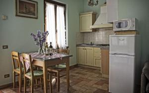 Een keuken of kitchenette bij Podere Il Gioiello