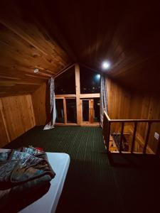 Foto sihtkohas Jibhi asuva majutusasutuse Tree House galeriist