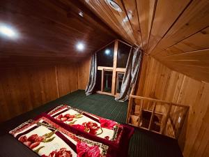 Foto sihtkohas Jibhi asuva majutusasutuse Tree House galeriist