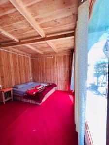 Foto sihtkohas Jibhi asuva majutusasutuse Tree House galeriist