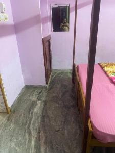 Televiisor ja/või meelelahutuskeskus majutusasutuses Sudheendram North Cliff Sea View Beach Resort