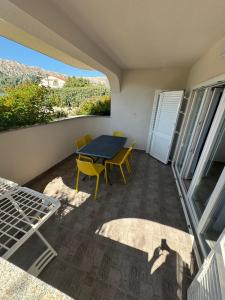 Nespecifikovaný výhled na hory nebo výhled na hory při pohledu z apartmánu