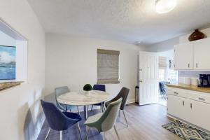 Gallery image of Coastal Holly Retreat in Holly Hill +30 photos