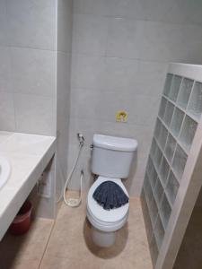 Koupelna v ubytování Layana Hotel