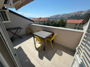Nespecifikovaný výhled na hory nebo výhled na hory při pohledu z apartmánu