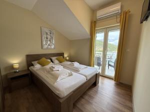 Afbeelding uit fotogalerij van Max Gastro Beach House in Marina