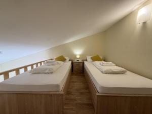 Afbeelding uit fotogalerij van Max Gastro Beach House in Marina