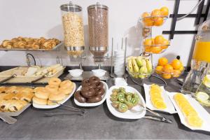 Comida en o cerca de este hotel