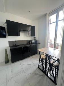 Ảnh trong thư viện ảnh của Seaview Apartment with 1 Bedroom - Next to Monaco ở Beausoleil