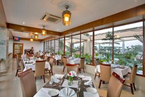 Gallery image of FARS Hotel & Resorts - BAR-Buffet-Pool-SPA in Dhaka