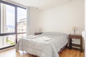 Katil atau katil-katil dalam bilik di Gray Fox Apartments - Rosas