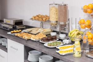 Comida en o cerca de este hotel