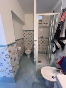 Ένα μπάνιο στο Apartment in Marina Piccola +5 φωτογραφίες