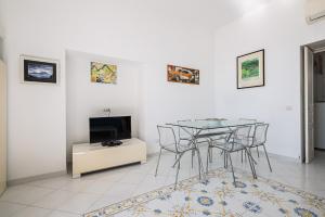 Μια τηλεόραση ή/και κέντρο ψυχαγωγίας στο Stanza in Marina Piccola