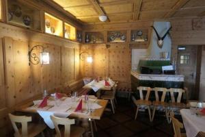Restoran või mõni muu söögikoht majutusasutuses Hotel Franziskaner