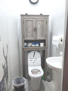 Phòng tắm tại Apartment Vacation Rental Adenta +26 ảnh