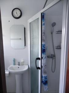 Phòng tắm tại Apartment Vacation Rental Adenta