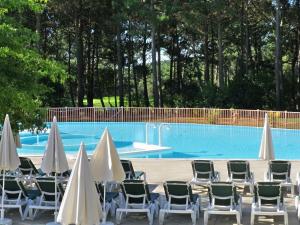 Galeriebild der Unterkunft Apt T2 calme sur golf, piscine, ocean 10 min en vélo in Lacanau