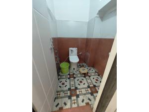 Et badeværelse på Hotel O Ramyanika + 5 billeder