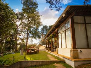 Κήπος έξω από το La Cabaña entre bosques