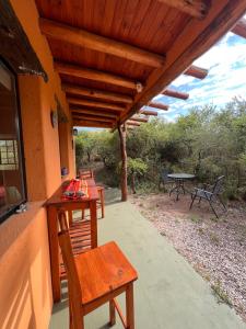 Cabañas Taos Pueblo的阳台或露台