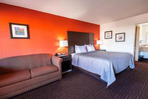 Postel nebo postele na pokoji v ubytování Quality Inn Amarillo I-40 East