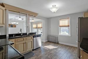 Η κουζίνα ή μικρή κουζίνα στο Charming Family Retreat MA, NH