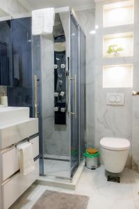 Bilik mandi di Duma Apartment