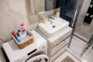 Bilik mandi di Duma Apartment