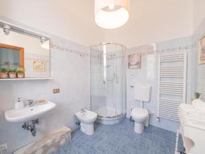 A bathroom at Affittacamere Firenze in Libertà Parterre