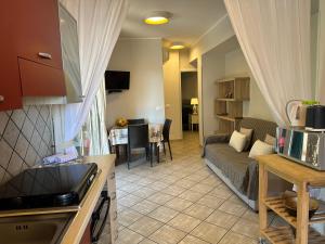 A kitchen or kitchenette at La casa di Marilena