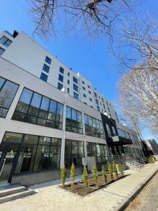 Το κτήριο όπου στεγάζεται  το διαμέρισμα +13 φωτογραφίες