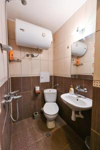 A bathroom at Eli Apartment Burgas Center Még 24 kép
