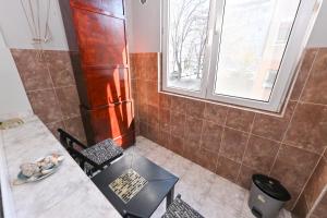 A bathroom at Eli Apartment Burgas Center