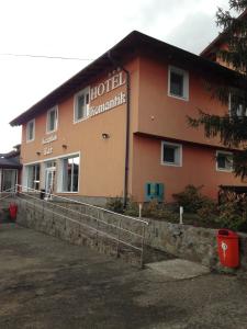 Budova, kde se hotel nachází