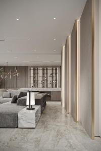 ein Wohnzimmer mit einem Bett und ein Esszimmer in der Unterkunft Dukley villas in Budva