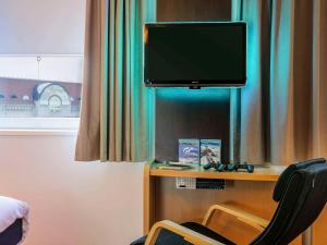 Μια τηλεόραση ή/και κέντρο ψυχαγωγίας στο ibis Berlin Kurfuerstendamm - neu renoviert