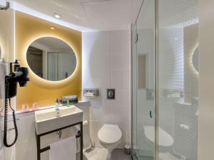 Ένα μπάνιο στο ibis Berlin Kurfuerstendamm - neu renoviert