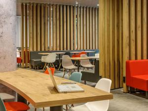 Χώρος καθιστικού στο ibis Berlin Kurfuerstendamm - neu renoviert