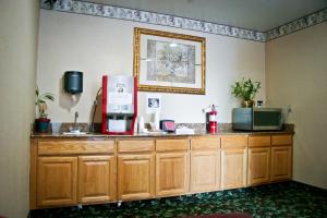 Gallery image of Crystal Inn Suites & Spas in Inglewood