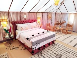 Postel nebo postele na pokoji v ubytování Rimal Luxury Camp