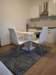 Kuchyň nebo kuchyňský kout v ubytování Apartment Pag 6412c