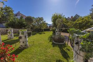 Zahrada ubytování Apartments by the sea Selce, Crikvenica - 2356