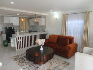 Fotografie z fotogalerie ubytování MG's Nest Two-bedroom all-ensuite bnb - private compound v destinaci Nanyuki