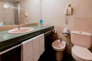 Un baño de Sercotel Delfos Andorra